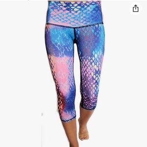 Teeki Designer Activewear Mermaid Capri Legging Size Large